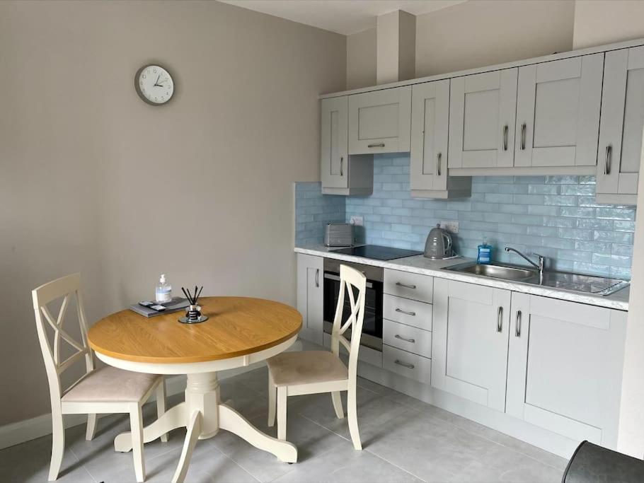 Erne Getaway No.7 Brand New 1 Bed Apartment Enniskillen Eksteriør billede