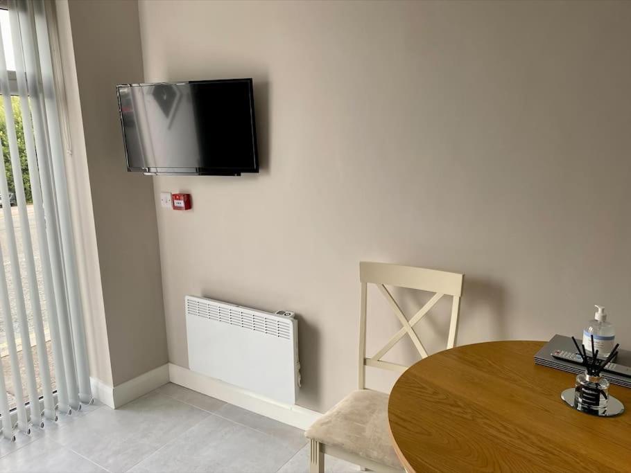 Erne Getaway No.7 Brand New 1 Bed Apartment Enniskillen Eksteriør billede