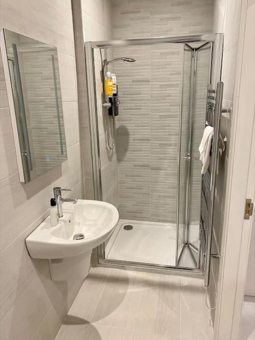 Erne Getaway No.7 Brand New 1 Bed Apartment Enniskillen Eksteriør billede
